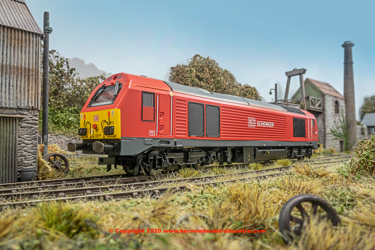 R3574 hornby class 67 diesel locomotive number 67 013